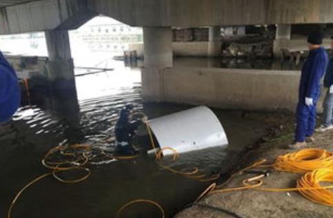 水下墩柱玻纤套筒加固技术